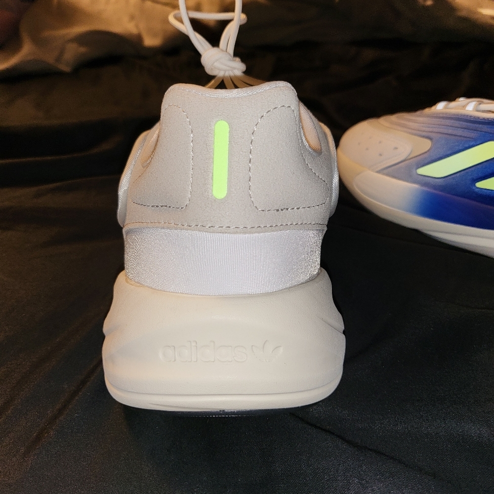 Ozelia panelled low-top leather sneakers - Picture 3 of 4